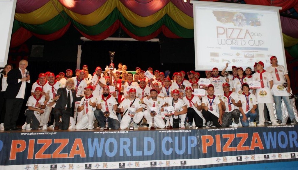 Tutti i pizzaiuoli vincitori IMG_9526